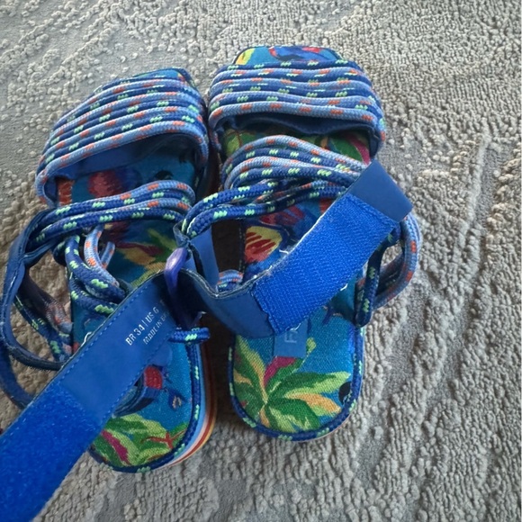 Farm Rio Blue Macaw rainbow Platform Sandals tropical cross cross straps Size 6 - Picture 10 of 12